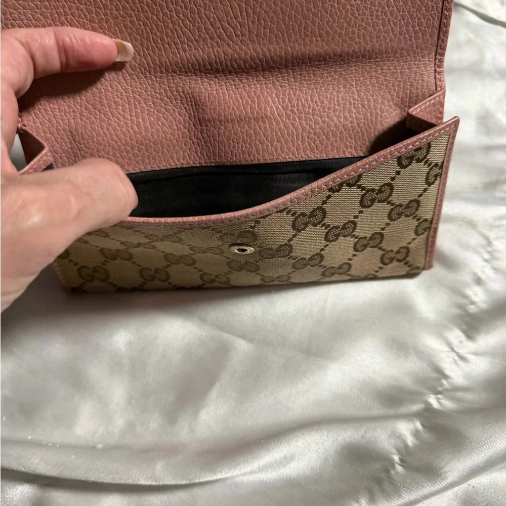 Gucci Beige GG Canvas Wallet with Pink Trim - Picture 3 of 6